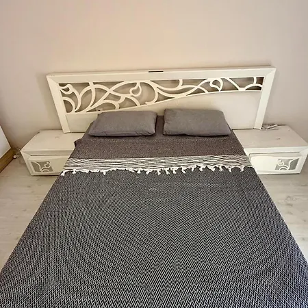 Your In The New Building With A Apartment Izmir